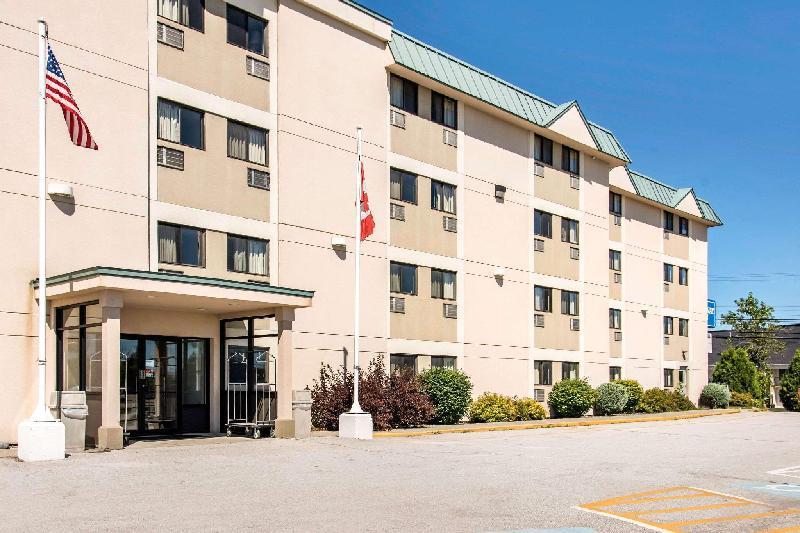 hotel Econo Lodge  Inn & Suites