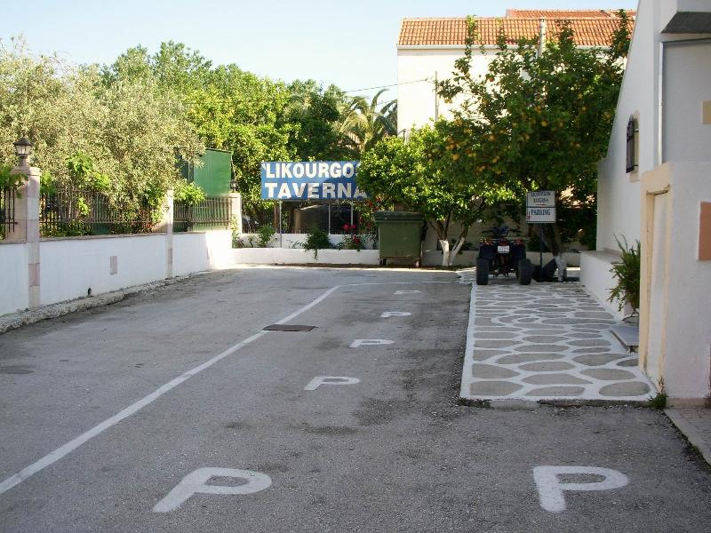 apartamentos Likourgos Beach