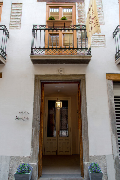 apartamentos Palacio Almagra