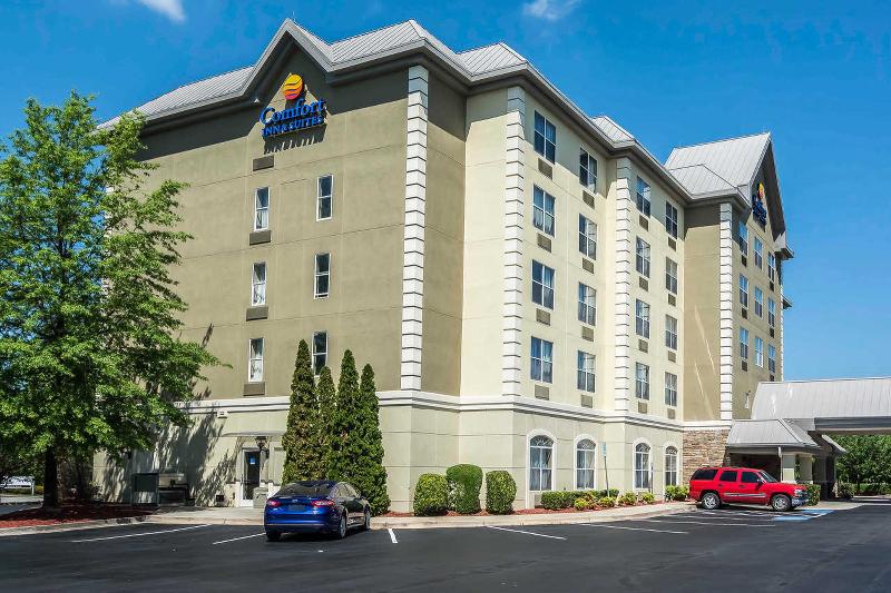 hostal Comfort Inn & Suites