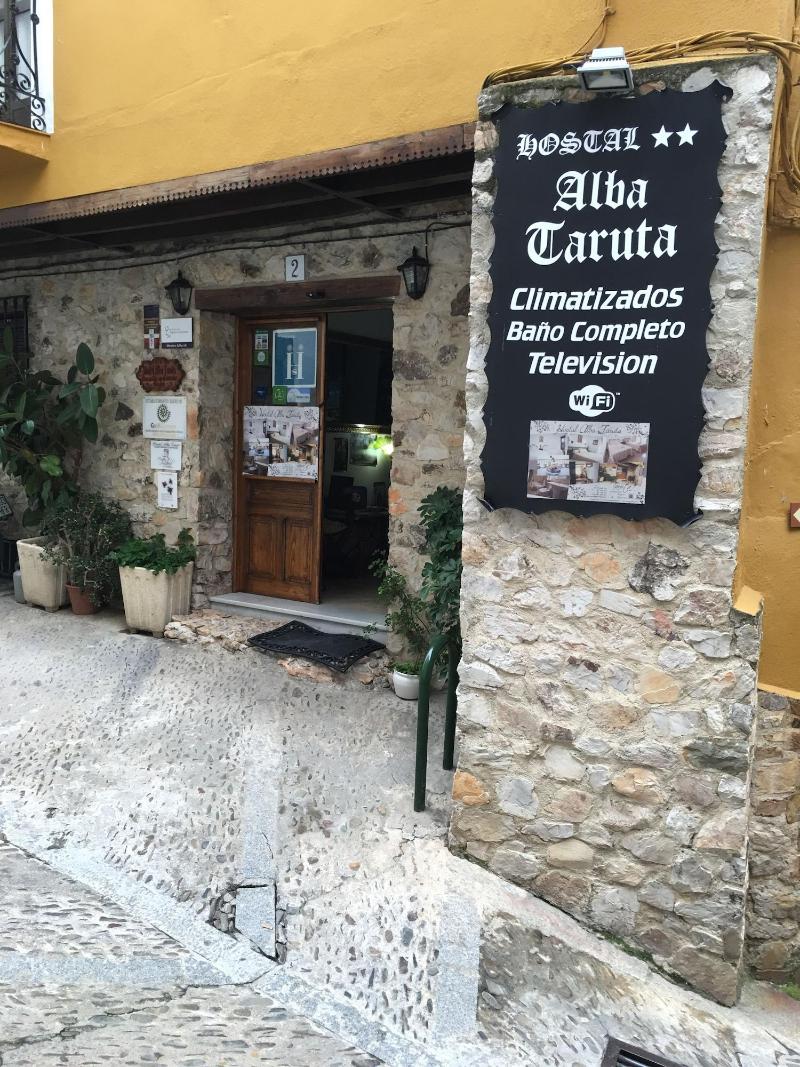 hotel Hostal Alba Taruta