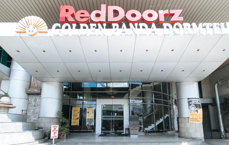 hotel Reddoorz Plus @ E Rodriguez Corner Banawe