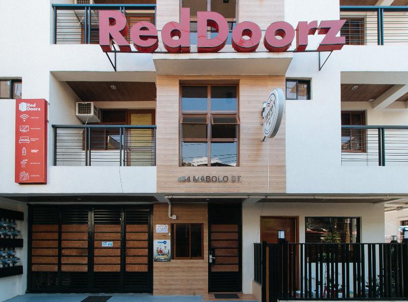 hotel Reddoorz Plus Near Bgc Malll - Vaccinated Staff