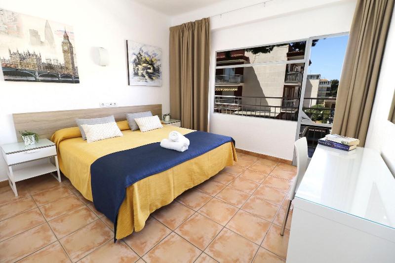 apartamentos Hr Gil - Adults Only