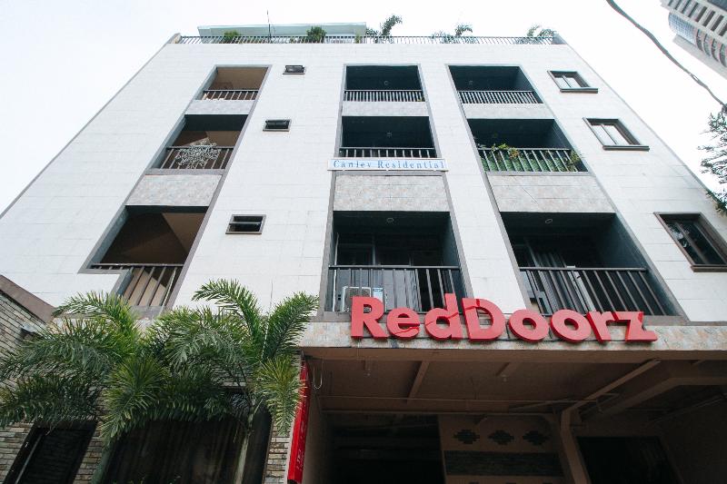 hotel Reddoorz Plus @ Canley Residential