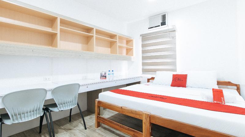 hotel Reddoorz Plus At 1318 Residences