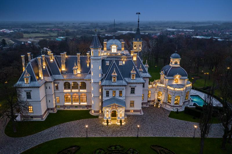 hotel Botaniq Castle Of Tura