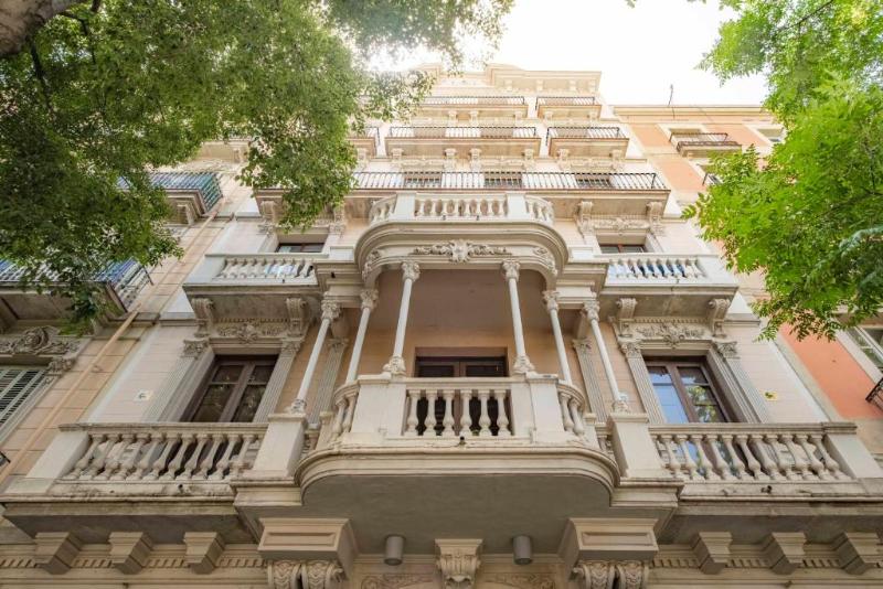 apartamentos Aspasios Market Balconies